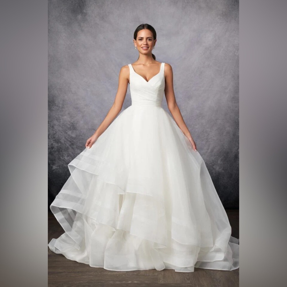 Justin Alexander Wedding Dress | Ivory A-Line | Ruched V-Neck | Ballgown